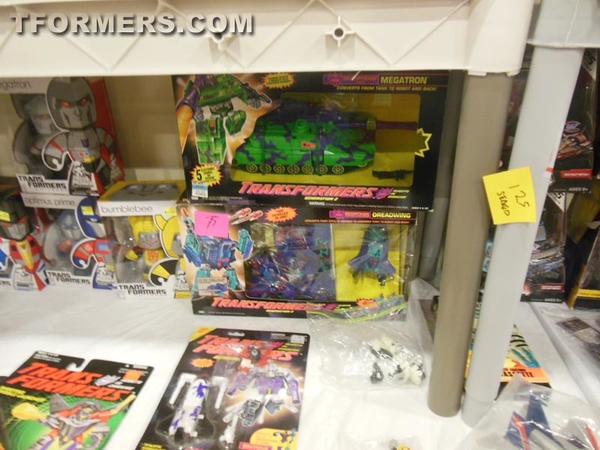 BotCon 2013   The Transformers Convention Dealer Room Image Gallery   OVER 500 Images  (364 of 582)